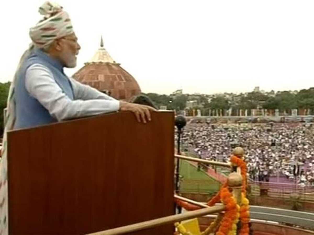 लालकिले की प्राचीर से बोले प्रधानमंत्री मोदी : लोकतंत्र की जननी है भारत